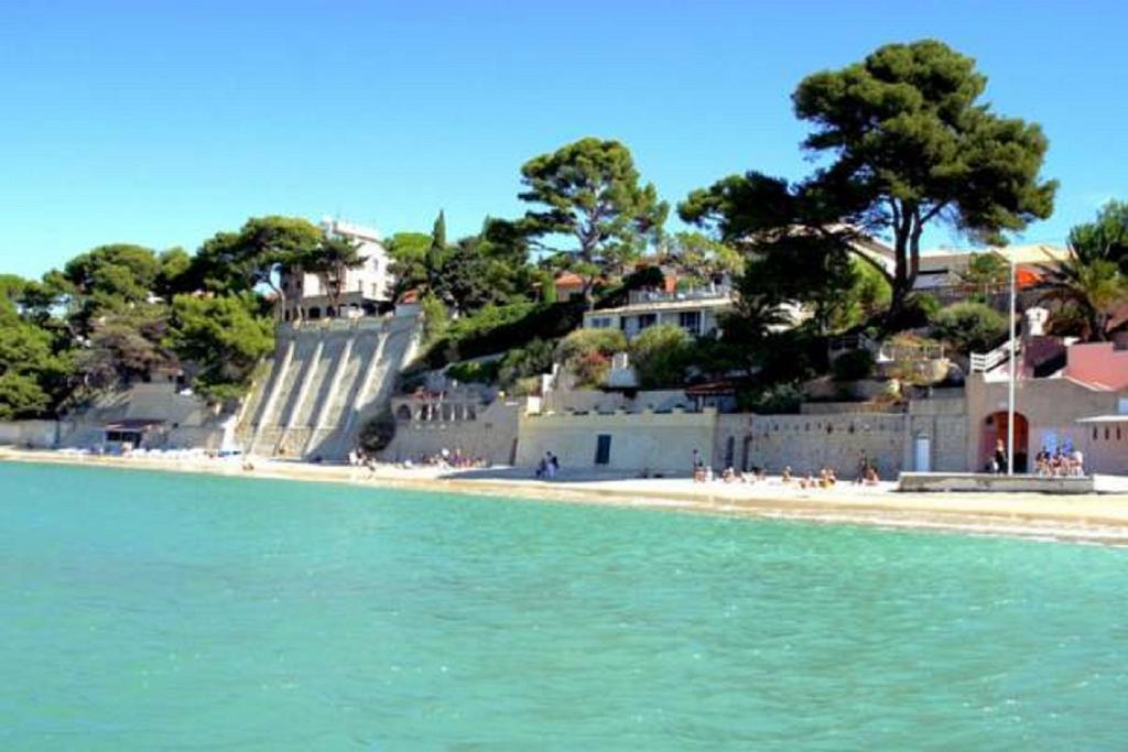 Bandol Brothers Exterior photo